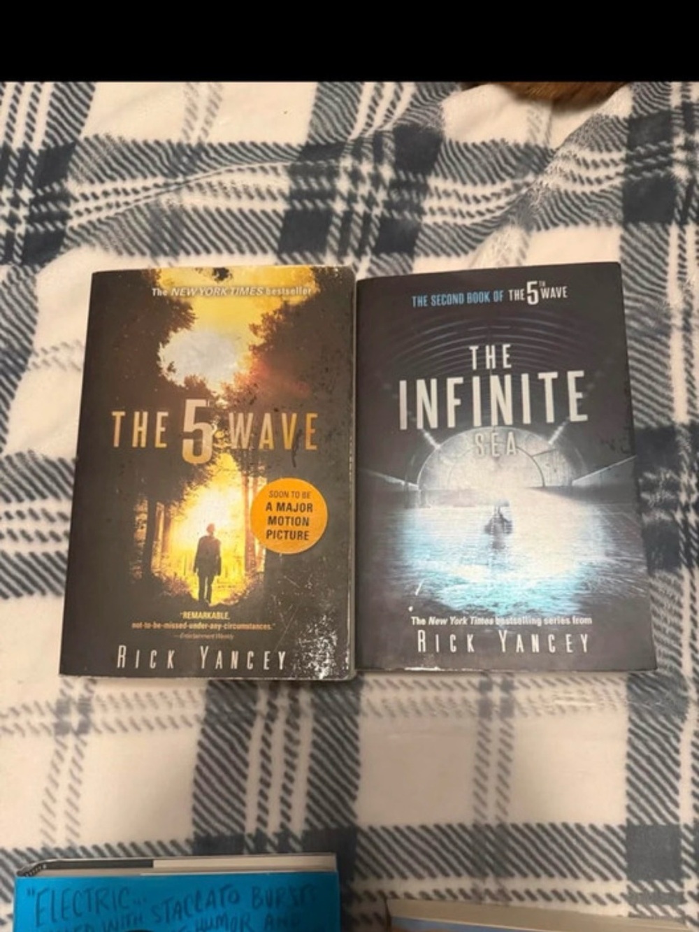 The Infinite Sea & The 5th Wave Paperback Book Set